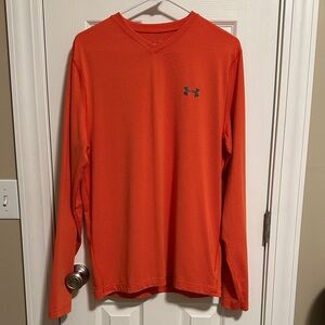 Under Armour Men's Bright Orange Long Sleeve Shirt.Size large fitted cold gear.